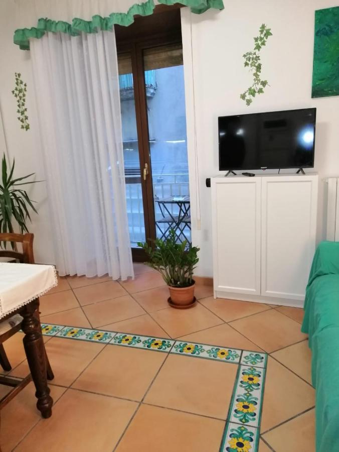 La Casa Di Tania A Napoli Apartment Exterior photo